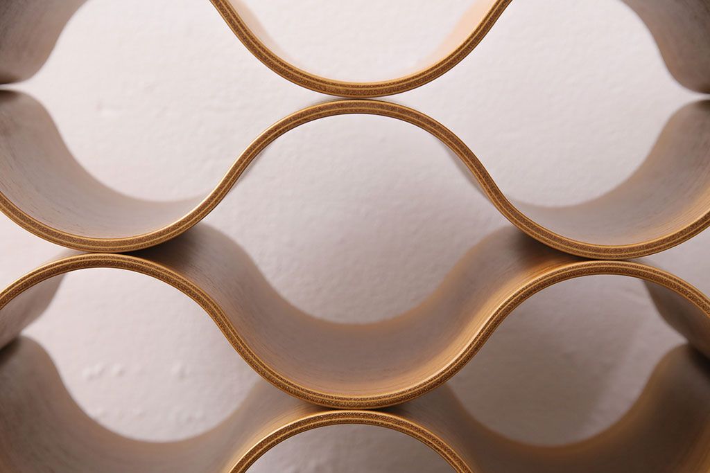 中古　美品　サイトーウッド(SAITO WOOD)　まるでオブジェのようなフォルムが美しいワインラック(ワインストレージ、ワイン収納、シャンパンホルダー)(R-049805)