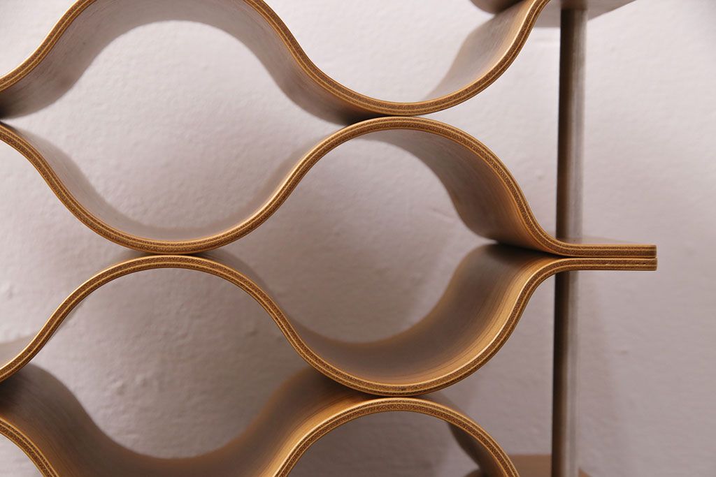 中古　美品　サイトーウッド(SAITO WOOD)　まるでオブジェのようなフォルムが美しいワインラック(ワインストレージ、ワイン収納、シャンパンホルダー)(R-049805)