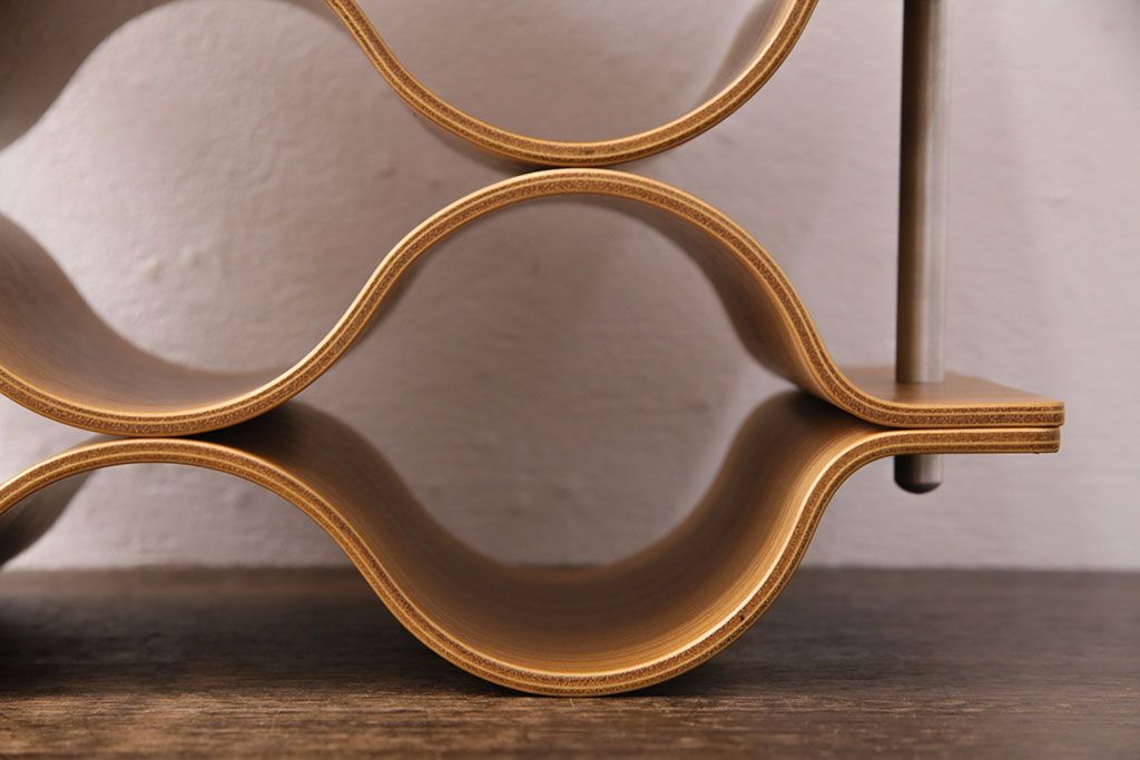 中古　美品　サイトーウッド(SAITO WOOD)　まるでオブジェのようなフォルムが美しいワインラック(ワインストレージ、ワイン収納、シャンパンホルダー)(R-049805)