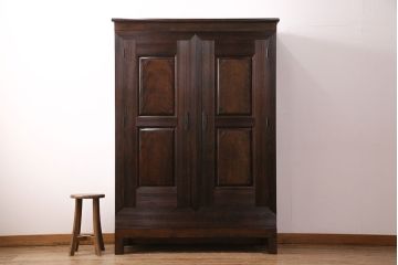 中古　極美品　松本民芸家具　直線的なデザインが美しく高級感を漂わせるリード型カップボード(定価96万円)(収納棚、戸棚、キャビネット)(R-049818)