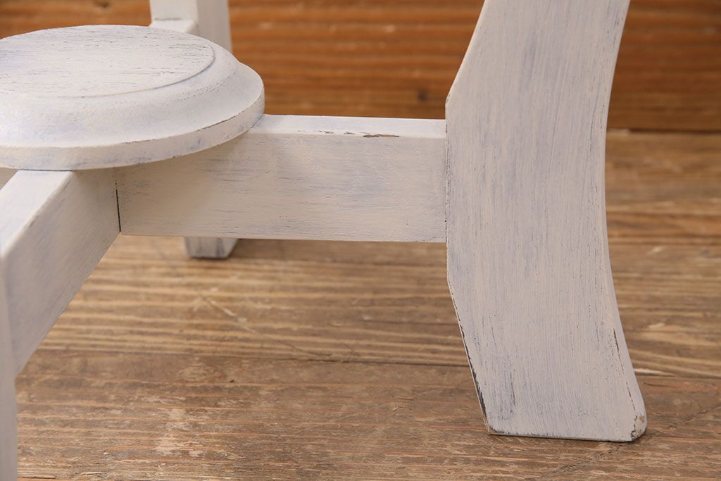 和製アンティーク　アンティークカラーがお部屋のアクセントになるナラ材製ラウンドテーブル(コーヒーテーブル、サイドテーブル)(R-049819)