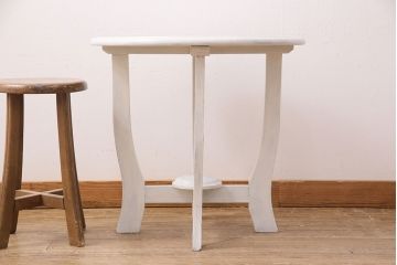 和製アンティーク　アンティークカラーがお部屋のアクセントになるナラ材製ラウンドテーブル(コーヒーテーブル、サイドテーブル)(R-049819)