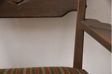 中古　神戸洋家具　永田良介商店　タツ型の彫刻存在感を放つアームチェア(1人掛け、シングルソファ)(R-049820)