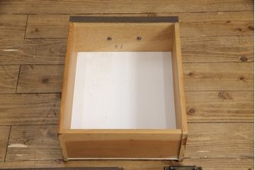 中古　永田良介商店　チルダ彫刻入食器棚(カップボード、キャビネット、収納棚)(定価約60万円)(R-049823)