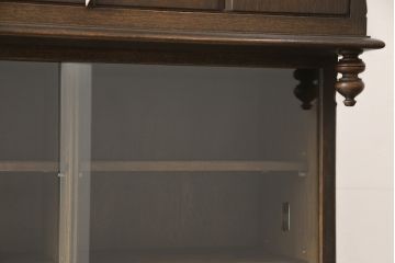 中古　永田良介商店　チルダ彫刻入食器棚(カップボード、キャビネット、収納棚)(定価約60万円)(R-049823)