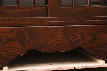 中古美品　府中製　ニレ材　高級民芸家具　戸棚(定価65万円)(収納棚、食器棚、キャビネット)(R-049825)