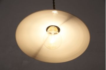 アンティーク照明　和製アンティーク　どこか懐かしさが漂う平笠シェードのペンダントライト2個セット(R-049832)