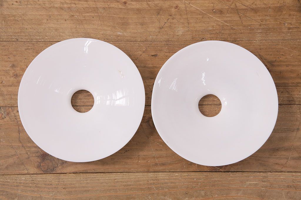 アンティーク照明　和製アンティーク　どこか懐かしさが漂う平笠シェードのペンダントライト2個セット(R-049832)