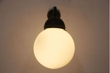 アンティーク照明　ブラケットのシルエットがお洒落なアクセントになるウォールランプ(壁掛け照明、壁付け照明)(R-049838)