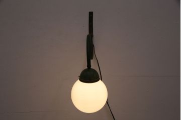 アンティーク照明　ユニークなシルエットが目を引くウォールランプ(壁掛け照明、壁付け照明)(R-049839)