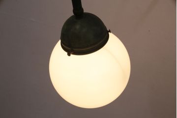 アンティーク照明　ユニークなシルエットが目を引くウォールランプ(壁掛け照明、壁付け照明)(R-049839)