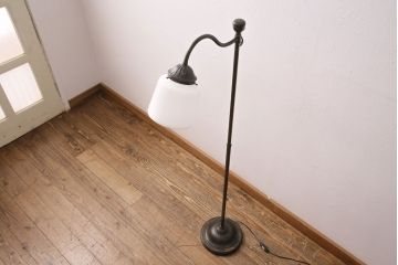 アンティーク照明　レトロな雰囲気がたまらない真鍮製のスタンドライト(スタンド照明、フロアスタンド)(R-049841)