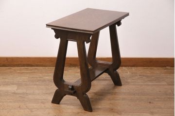 ビンテージ家具　神戸洋家具　洗練されたフォルムが品の良さを高めるナラ材製サイドテーブル(カフェテーブル、オケージョナルテーブル、飾り台、ヴィンテージ)(R-049844)
