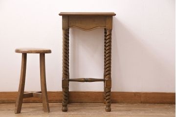 和製ビンテージ　パーケット天板　イギリスアンティークを彷彿とさせるナラ材製飾り台(花台、ヴィンテージ)(R-049845)