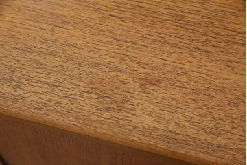 イギリスビンテージ　HERBERT E GIBBS(ハーバート・E・ギブス)　スタイリッシュなデザインが魅力的なチーク材製ドレッシングテーブル(ドレッサー、化粧台、引き出し、ヴィンテージ)(R-049848)