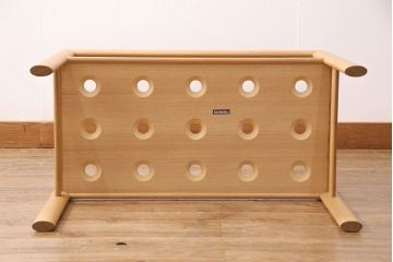 中古　美品　カリモク家具(Karimoku)　明るい色味が優しい雰囲気を漂わせるナラ材製サイドテーブル(センターテーブル、カフェテーブル)(R-049849)