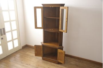 中古　美品　オールドカリモク(karimoku)　コーナーボード(コーナーキャビネット、飾り棚)(R-049853)