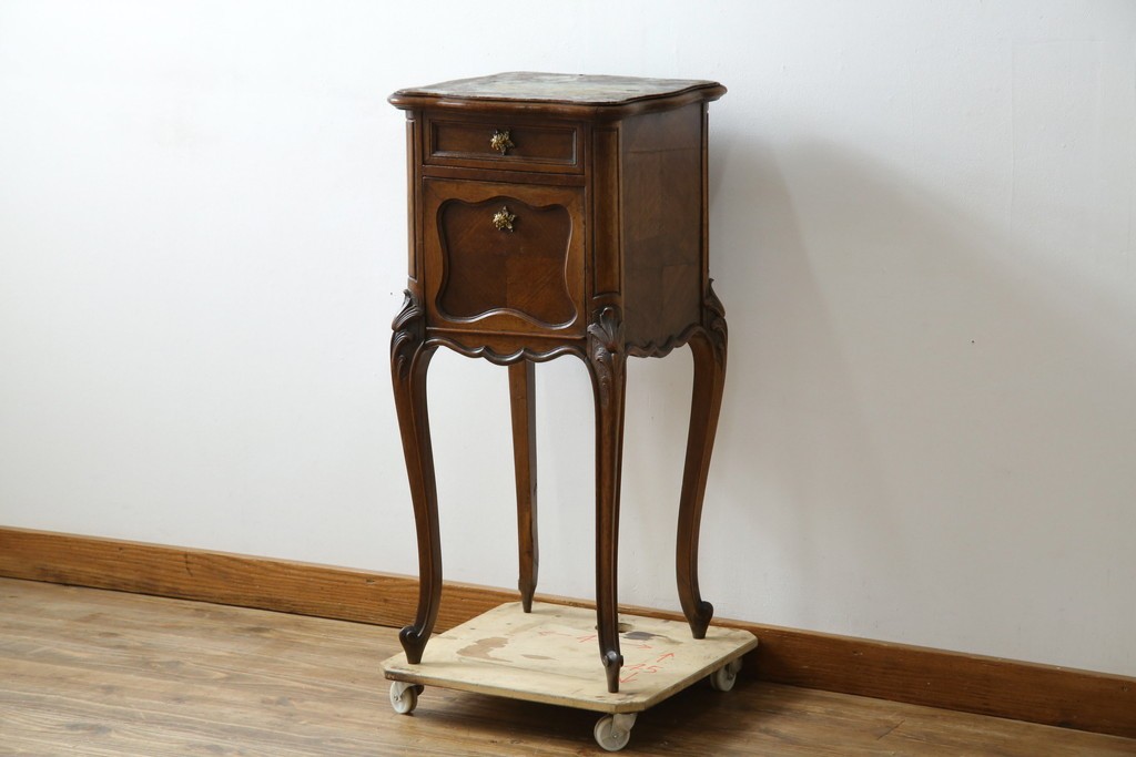 フランスアンティーク　ウォールナット材　サイドテーブル　(R-049858)