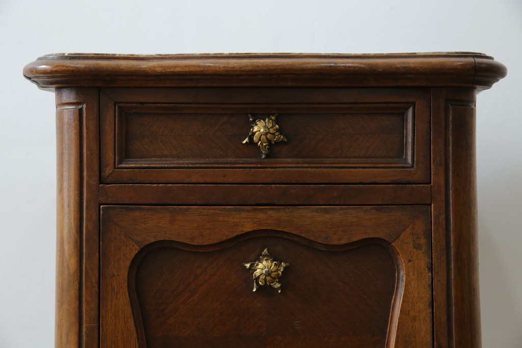 フランスアンティーク　ウォールナット材　サイドテーブル　(R-049858)