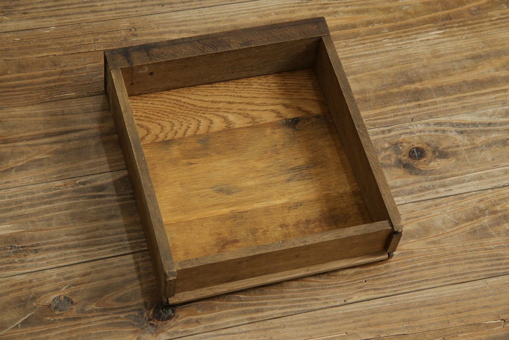 フランスアンティーク　ウォールナット材　サイドテーブル　(R-049858)