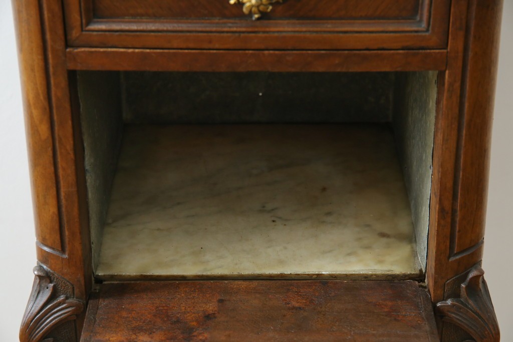 フランスアンティーク　ウォールナット材　サイドテーブル　(R-049858)