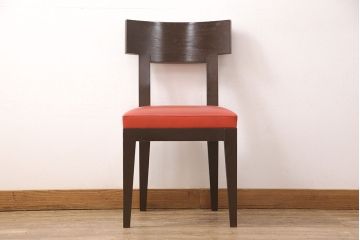 中古　cassina.ixc(カッシーナ・イクスシー )  Philippe hurel(フィリップ・ユーレル)  シンプルでありながら優雅で洗練されたデザインが魅力のチロルチェア(ダイニングチェア、椅子、合皮)(R-049859)