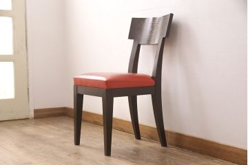 中古　cassina.ixc(カッシーナ・イクスシー )  Philippe hurel(フィリップ・ユーレル)  シンプルでありながら優雅で洗練されたデザインが魅力のチロルチェア(ダイニングチェア、椅子、合皮)(R-049859)