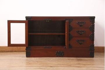 中古　美品　遠野民芸家具　ケヤキ材　南部鉄器金具　上質な和の雰囲気漂うテレビ台(テレビボード、ローボード、リビングボード)(定価約32万円)(R-049865)