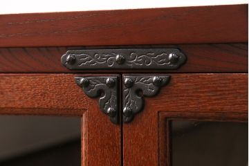 中古　美品　遠野民芸家具　ケヤキ材　南部鉄器金具　上質な和の雰囲気漂うテレビ台(テレビボード、ローボード、リビングボード)(定価約32万円)(R-049865)