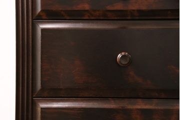 中古　美品　国産　民芸家具　シックな佇まいが大人の空間を演出する、人気のハイチェスト(引き出し、サイドチェスト、縦型チェスト)(R-049867)