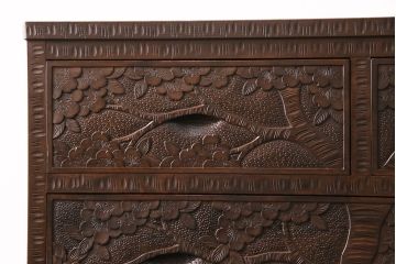 ビンテージ家具　美品　伝統工芸　軽井沢彫り　桜の彫りが優美なチェスト(衣装箪笥、洋服タンス、引き出し、ヴィンテージ)(R-049868)