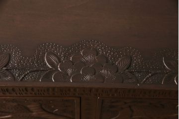 ビンテージ家具　美品　伝統工芸　軽井沢彫り　桜の彫りが優美なチェスト(衣装箪笥、洋服タンス、引き出し、ヴィンテージ)(R-049868)