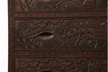 ビンテージ家具　美品　伝統工芸　軽井沢彫り　桜の彫りが優美なチェスト(衣装箪笥、洋服タンス、引き出し、ヴィンテージ)(R-049868)