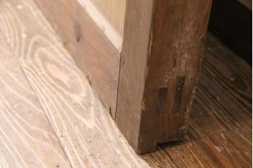 アンティーク建具　ヒノキ材　金具が立派な蔵戸(引き戸、玄関戸、建具)(R-049870)