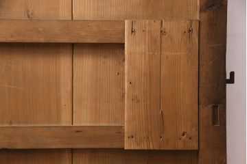 アンティーク建具　ヒノキ材　金具が立派な蔵戸(引き戸、玄関戸、建具)(R-049870)