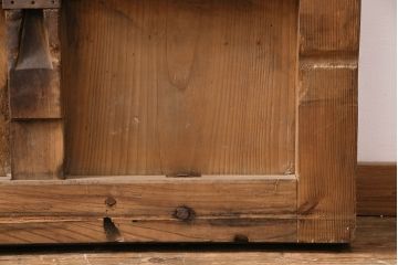 アンティーク建具　ヒノキ材　金具が立派な蔵戸(引き戸、玄関戸、建具)(R-049870)