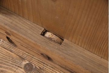 アンティーク建具　ヒノキ材　金具が立派な蔵戸(引き戸、玄関戸、建具)(R-049870)