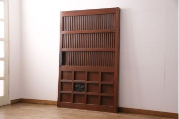 アンティーク建具　総ケヤキ材　和の趣あふれる重厚な佇まいが魅力の蔵戸(玄関戸、引き戸)(R-049871)