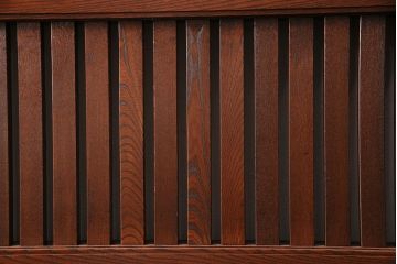アンティーク建具　総ケヤキ材　和の趣あふれる重厚な佇まいが魅力の蔵戸(玄関戸、引き戸)(R-049871)