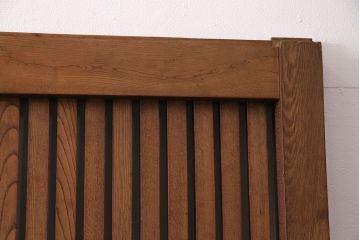 アンティーク建具　総ケヤキ材　和の趣あふれる重厚な佇まいが魅力の蔵戸(玄関戸、引き戸)(R-049871)
