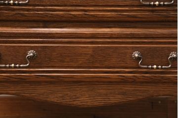 フランスビンテージ　オーク材　温かみのある木肌とエレガントな佇まいが魅力のチェスト(引き出し、サイドチェスト、ヴィンテージ)(R-049876)
