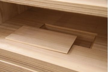 中古　国産　優美な牡丹金具が存在感のある高級総桐箪笥(定価約49万円)(整理箪笥、チェスト、引き出し、衣装箪笥、桐たんす)(R-049878)