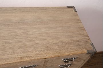 中古　国産　優美な牡丹金具が存在感のある高級総桐箪笥(定価約49万円)(整理箪笥、チェスト、引き出し、衣装箪笥、桐たんす)(R-049878)