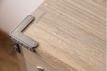 中古　国産　優美な牡丹金具が存在感のある高級総桐箪笥(定価約49万円)(整理箪笥、チェスト、引き出し、衣装箪笥、桐たんす)(R-049878)