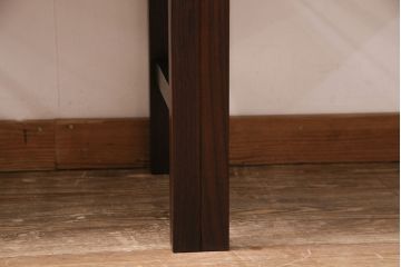 ヴィンテージ家具　北欧家具　北欧ビンテージ　ローズウッド材　シンプルで取り入れやすいネストテーブル(サイドテーブル、カフェテーブル)(R-049888)