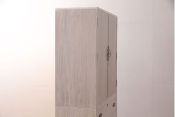 中古　伝統工芸士　吉沢昭次作　加茂製　かくし付き　当店オリジナルのホワイトカラーが目を惹く!スタイリッシュ和モダンな空間づくりにおすすめの総桐箪笥(桐タンス、加茂桐箪笥)(胴厚、柾目)(定価110万円)(R-049891)