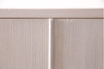 中古　伝統工芸士　吉沢昭次作　加茂製　かくし付き　当店オリジナルのホワイトカラーが目を惹く!スタイリッシュ和モダンな空間づくりにおすすめの総桐箪笥(桐タンス、加茂桐箪笥)(胴厚、柾目)(定価110万円)(R-049891)