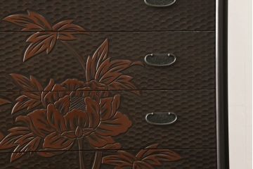 中古　美品　鎌倉彫り　中桐箪笥(チェスト、和箪笥、衣装箪笥、洋服タンス、桐たんす)(R-049895)