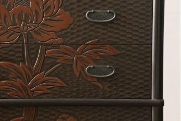 中古　美品　鎌倉彫り　中桐箪笥(チェスト、和箪笥、衣装箪笥、洋服タンス、桐たんす)(R-049895)