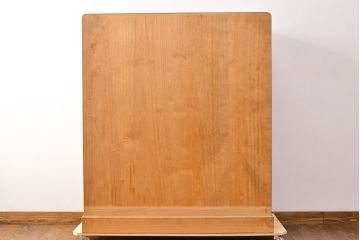 中古　国産!　胴厚　柾目　桑材の縁取りがお洒落な総桐箪笥(小袖箪笥、チェスト、整理箪笥、引き出し7杯、桐たんす)